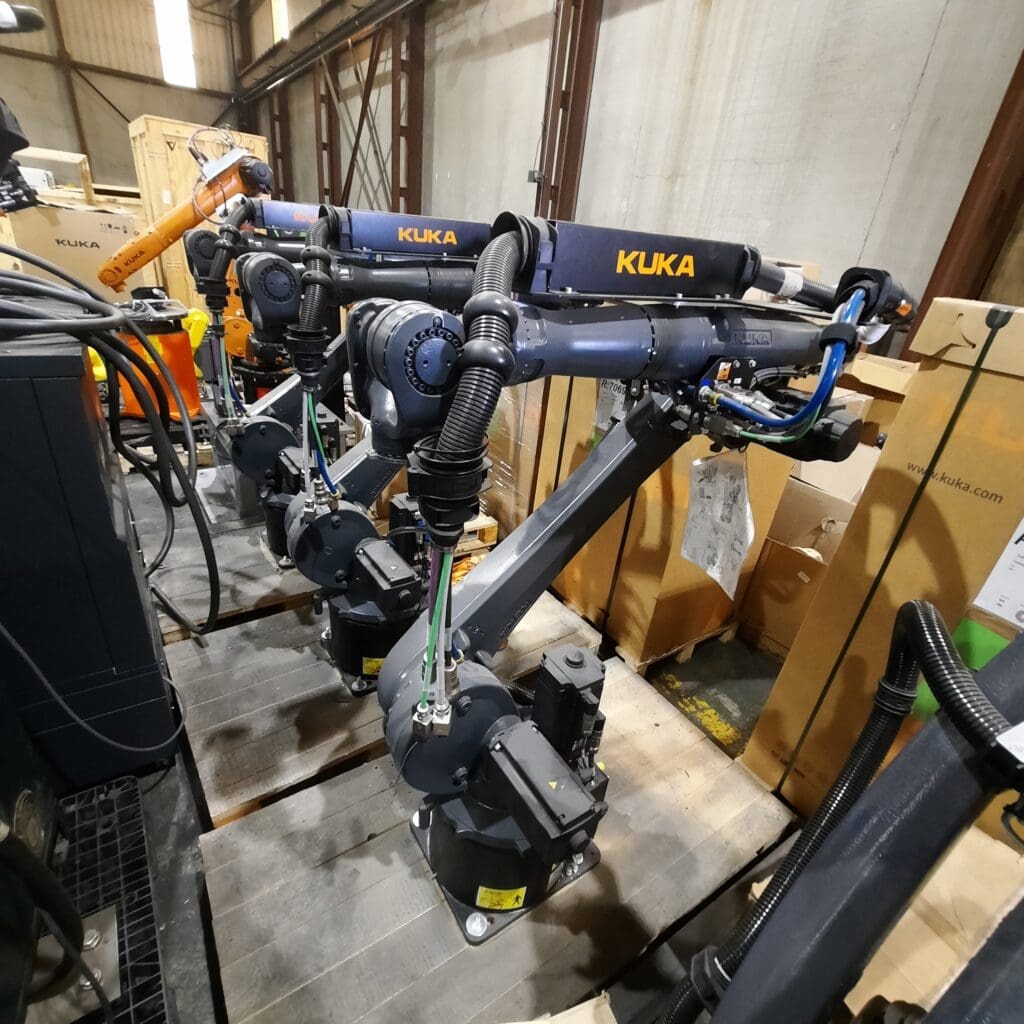 KUKA KR 16 R2010 with KRC4 Controller complete system new industrial robot